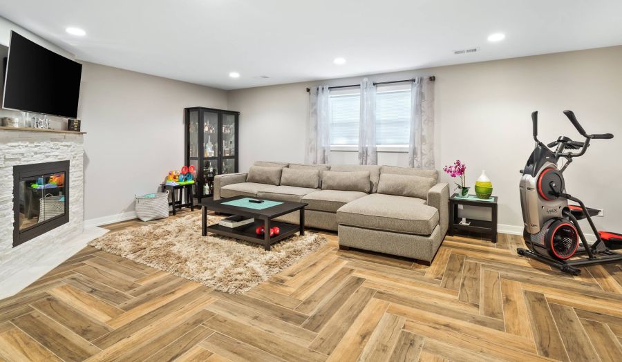 600 SF Basement In Wood Dale 600 SF Basement In Wood Dale