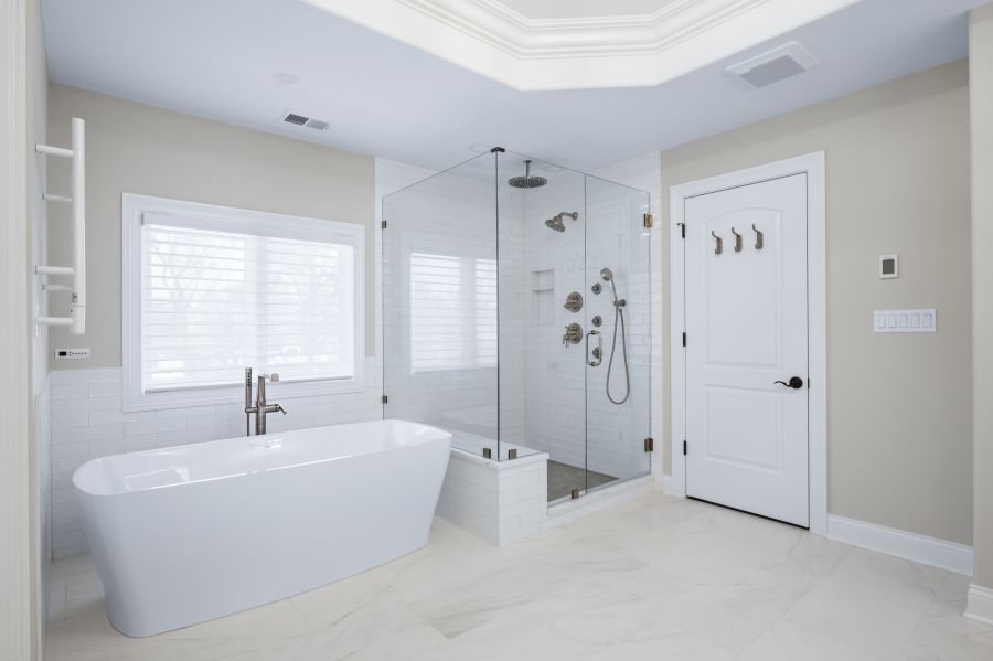 Roselle Large Primary Bathroom