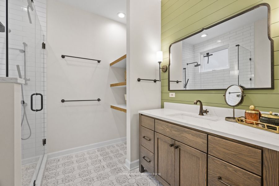 Chicago Small Master Bathroom With Shower
