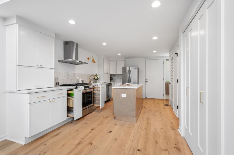 Gold Coast Townhouse Kitchen 