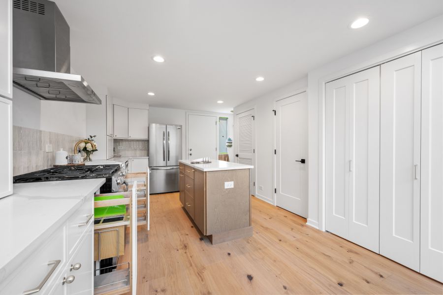 Gold Coast Townhouse Kitchen 