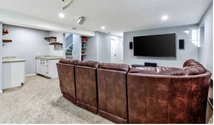 Schaumburg, Il – Basement Remodel With Dry Bar