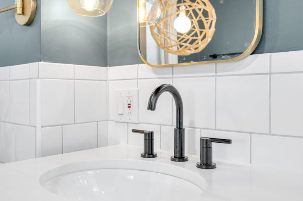 New bathroom sink