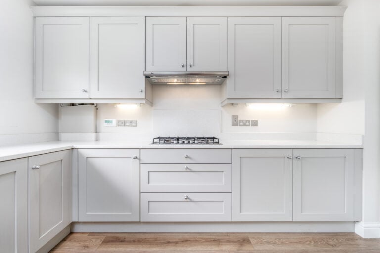 White kitchen cabinets